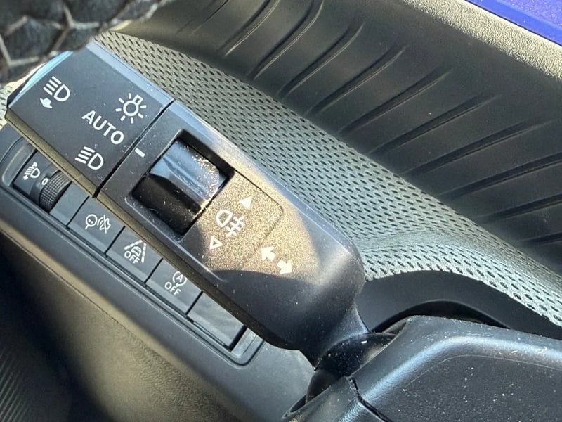 Photo de la voiture CITROEN C3 Turbo 100 ch BVM6 Plus