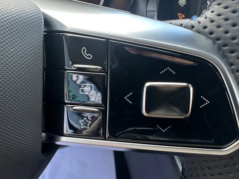 Photo de la voiture MG ZS 1.5 L Hybrid+ 197 ch Comfort