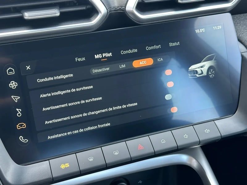 Photo de la voiture MG ZS 1.5 L Hybrid+ 197 ch Comfort