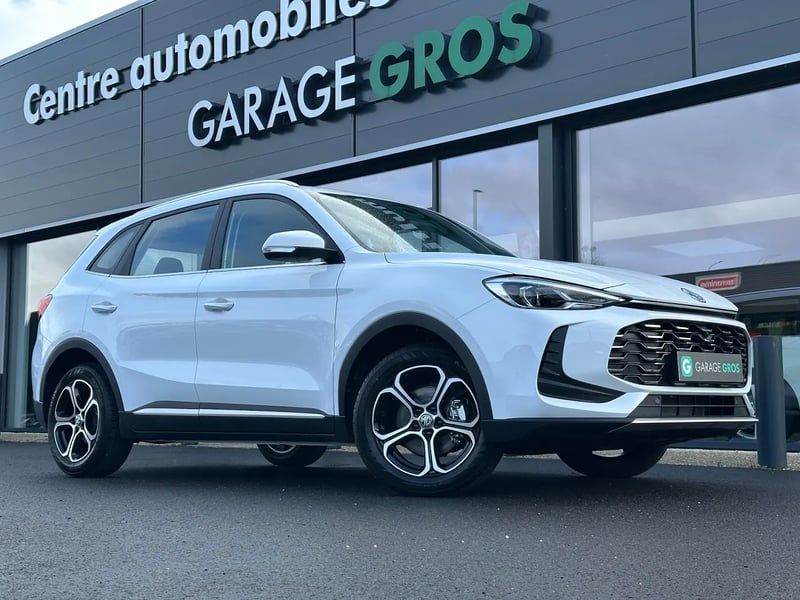 Photo de la voiture MG ZS 1.5 L Hybrid+ 197 ch Comfort