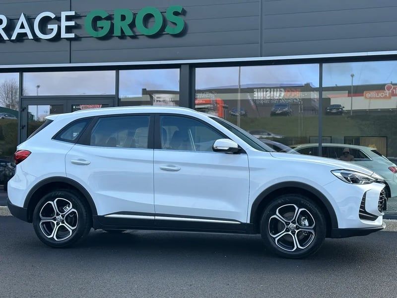 Photo de la voiture MG ZS 1.5 L Hybrid+ 197 ch Comfort