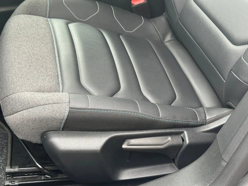 Photo de la voiture CITROEN C4 BlueHDi 130 EAT8 Max