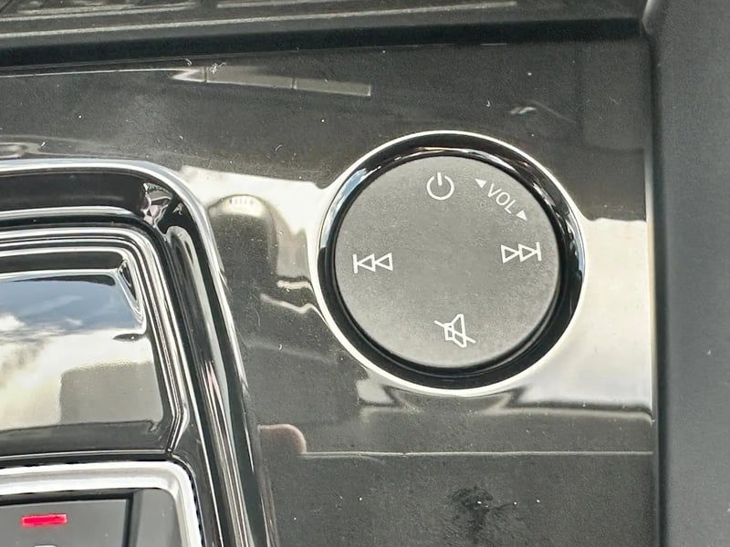 Photo de la voiture AUDI A3 SPORTBACK TFSI Mild Hybrid 116 S tronic 7 Design