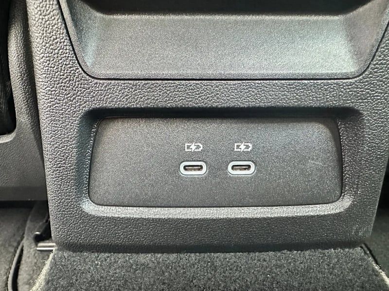 Photo de la voiture AUDI A3 SPORTBACK TFSI Mild Hybrid 116 S tronic 7 Design