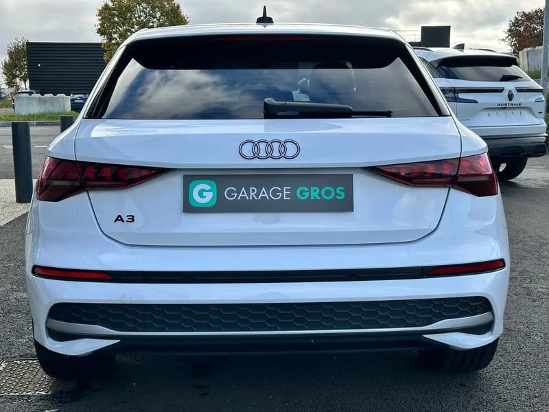 Photo de la voiture AUDI A3 SPORTBACK TFSI Mild Hybrid 116 S tronic 7 Design