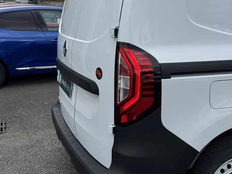 Photo de la voiture RENAULT KANGOO VAN L2 BLUE DCI 115 GRAND CONFORT - CAISSE ISOTHERME