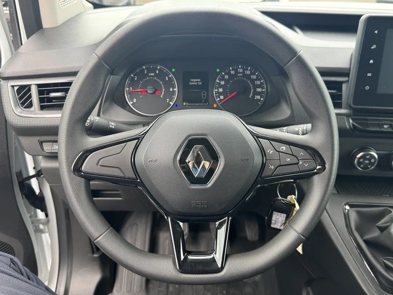 Photo de la voiture RENAULT KANGOO VAN L2 BLUE DCI 115 GRAND CONFORT - CAISSE ISOTHERME