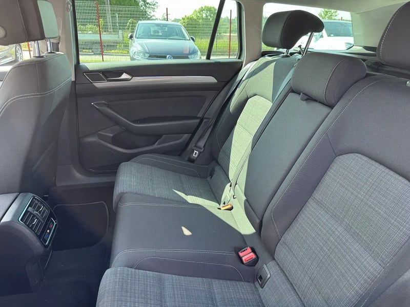 Photo de la voiture VOLKSWAGEN PASSAT SW 2.0 TDI EVO SCR 150 DSG7