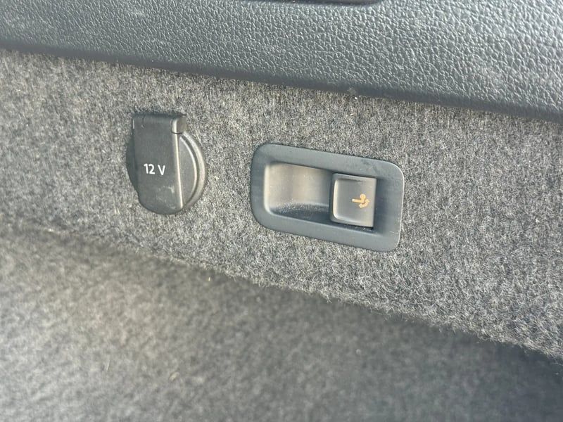 Photo de la voiture VOLKSWAGEN PASSAT SW 2.0 TDI EVO SCR 150 DSG7