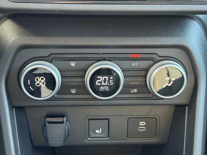 Photo de la voiture DACIA JOGGER ECO-G 100 7 places GSR2 Extreme +