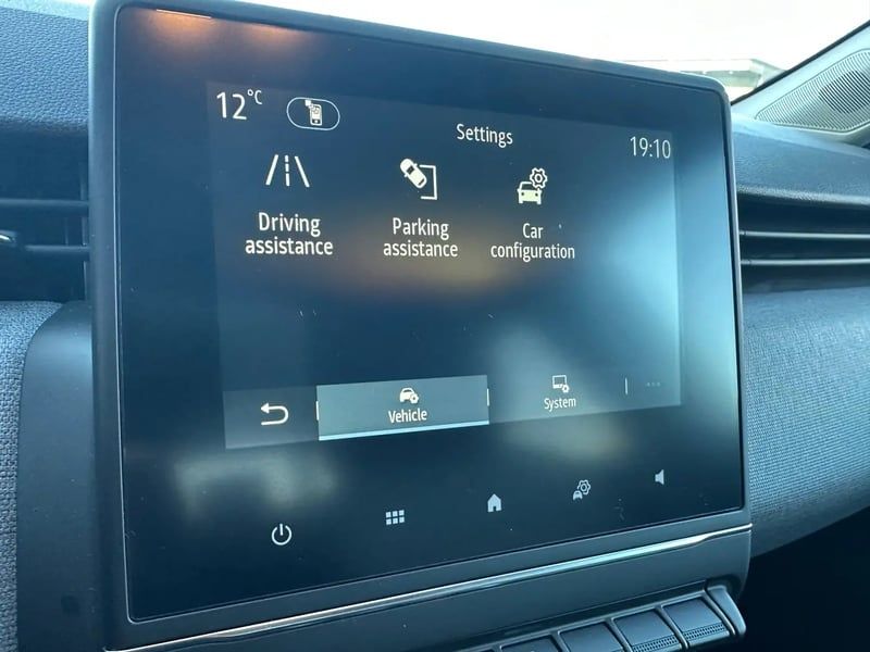 Photo de la voiture RENAULT CLIO V TCe 90 X-Tronic Evolution