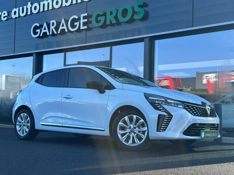 Photo de la voiture RENAULT CLIO V TCe 90 X-Tronic Evolution