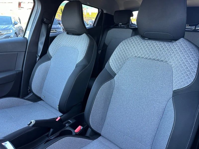 Photo de la voiture RENAULT CLIO V TCe 90 X-Tronic Evolution