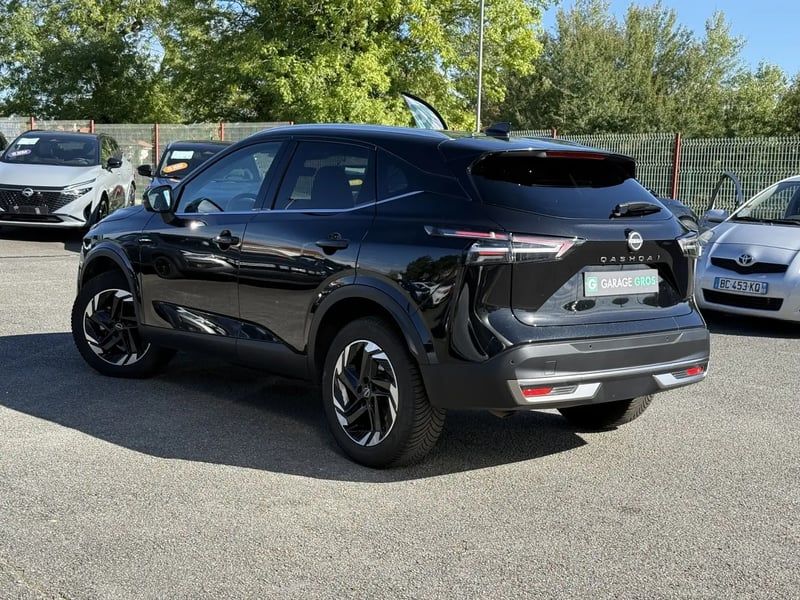 Photo de la voiture NISSAN QASHQAI Mild Hybrid 158 ch Xtronic N-Connecta