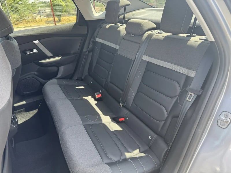 Photo de la voiture CITROEN C4 X BlueHDi 130 S&S EAT8 Max