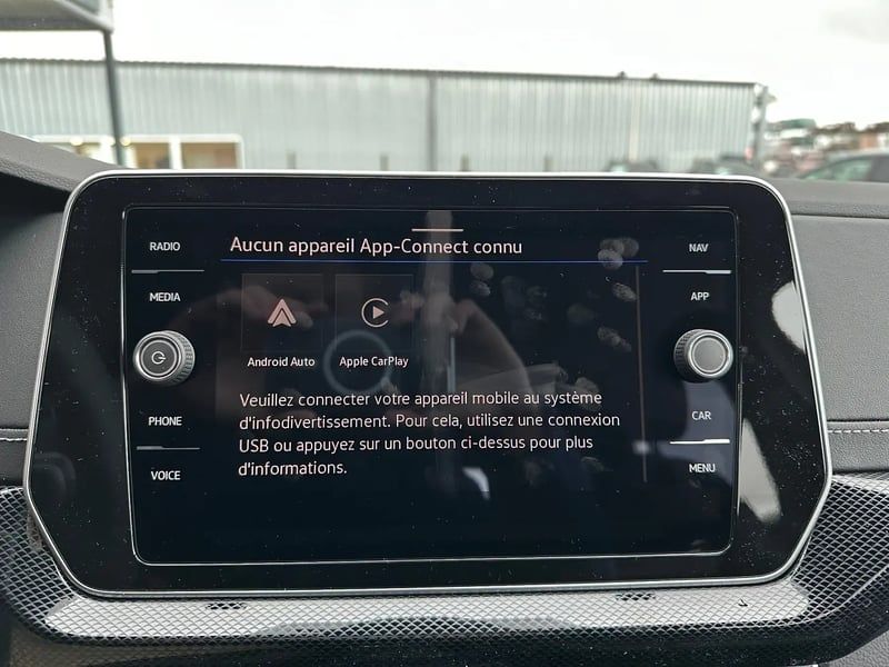 Photo de la voiture VOLKSWAGEN T-CROSS 1.0 TSI 116 Start/Stop DSG7 R-Line Edition
