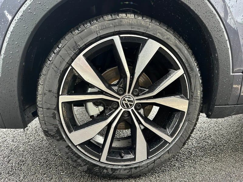 Photo de la voiture VOLKSWAGEN T-CROSS 1.0 TSI 116 Start/Stop DSG7 R-Line Edition