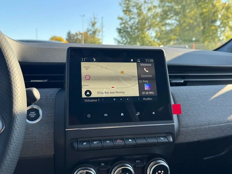 Photo de la voiture RENAULT CLIO V TCe 90 ch GSR2 Techno