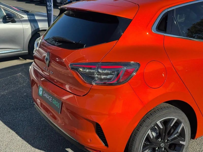 Photo de la voiture RENAULT CLIO V TCe 90 ch GSR2 Techno