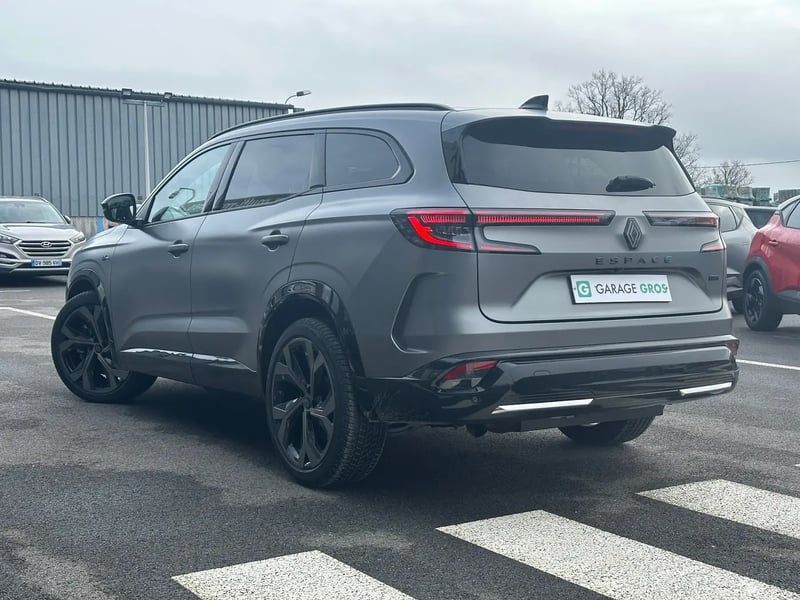 Photo de la voiture RENAULT ESPACE VI E-Tech hybrid 200 esprit Alpine