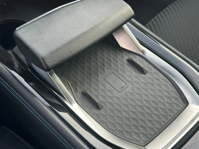 Photo de la voiture RENAULT ESPACE VI E-Tech hybrid 200 esprit Alpine