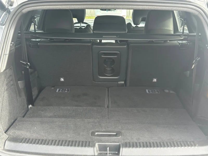 Photo de la voiture RENAULT ESPACE VI E-Tech hybrid 200 esprit Alpine