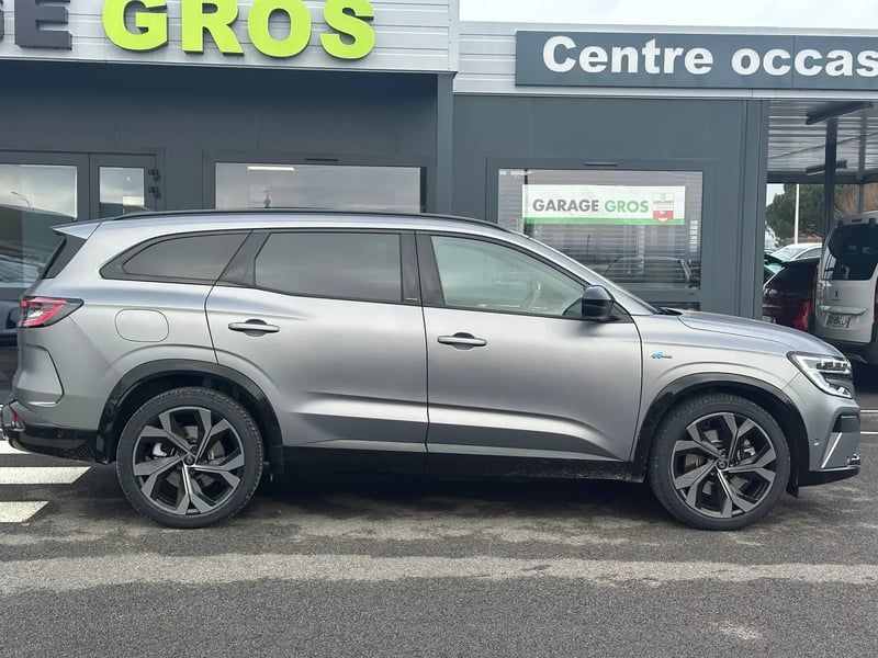 Photo de la voiture RENAULT ESPACE VI E-Tech hybrid 200 esprit Alpine