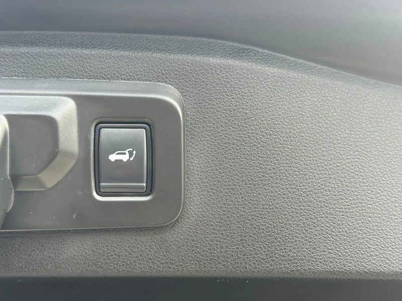 Photo de la voiture RENAULT ESPACE VI E-Tech hybrid 200 esprit Alpine