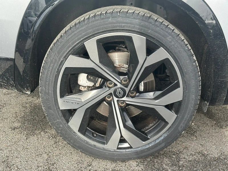 Photo de la voiture RENAULT ESPACE VI E-Tech hybrid 200 esprit Alpine