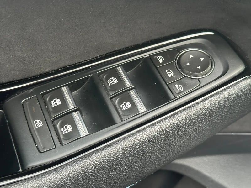 Photo de la voiture RENAULT ESPACE VI E-Tech hybrid 200 esprit Alpine