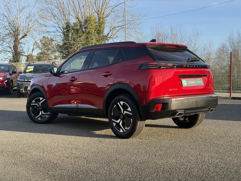 Photo de la voiture PEUGEOT 2008 Hybrid 136 e-DCS6 Allure