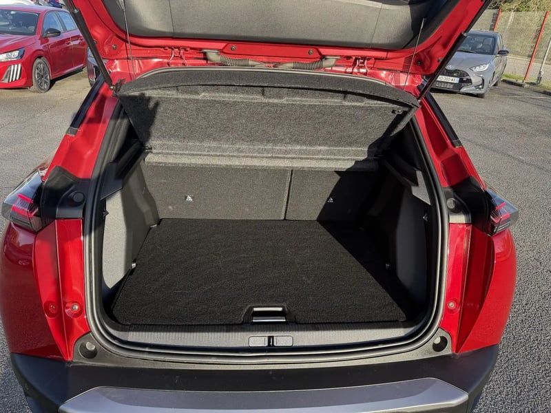 Photo de la voiture PEUGEOT 2008 Hybrid 136 e-DCS6 Allure