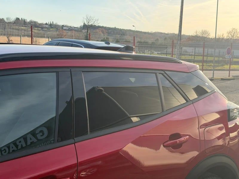 Photo de la voiture PEUGEOT 2008 Hybrid 136 e-DCS6 Allure