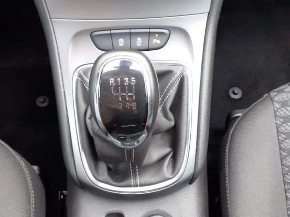 Photo de la voiture OPEL ASTRA SPORTS TOURER 1.2 Turbo 130 ch BVM6 Edition Business