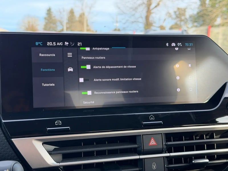 Photo de la voiture CITROEN C4 X Hybride 136 e-DCS6 Max