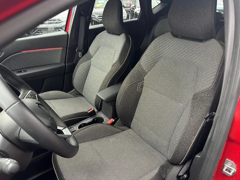 Photo de la voiture RENAULT CAPTUR Eco-G 100 ch Techno