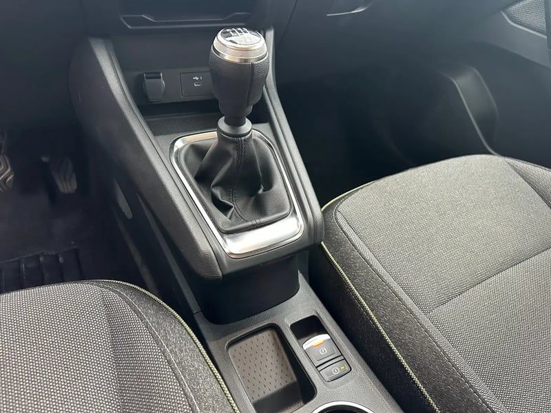 Photo de la voiture RENAULT CAPTUR Eco-G 100 ch Techno