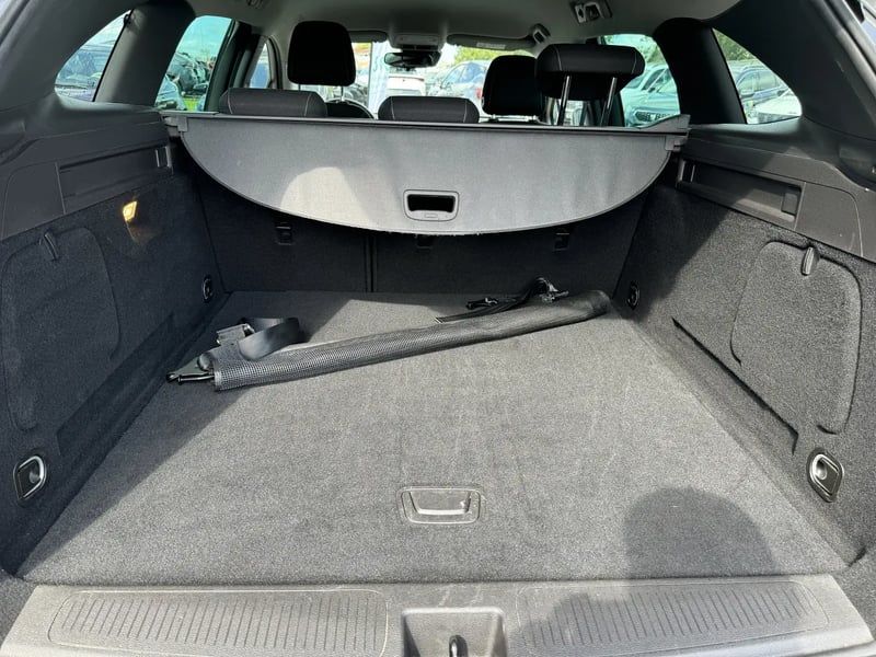 Photo de la voiture OPEL ASTRA SPORTS TOURER 1.2 Turbo 110 ch BVM6 Edition Business