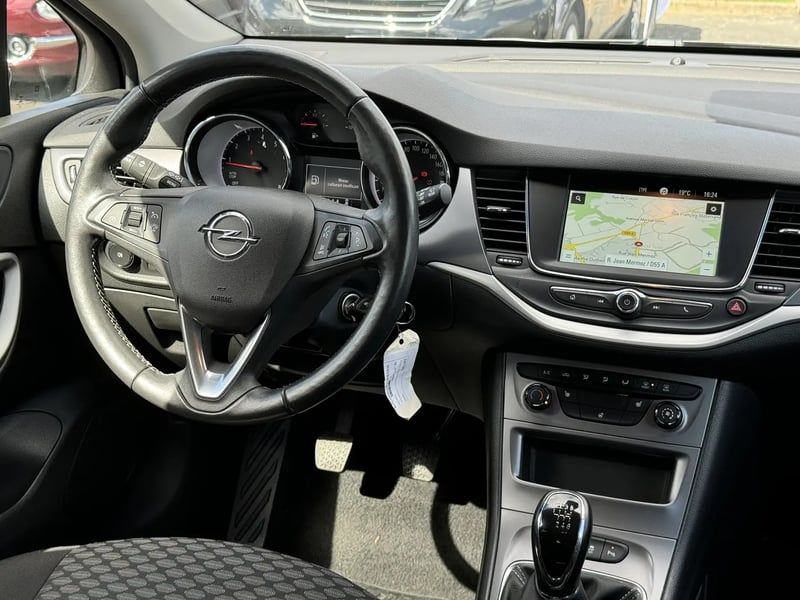 Photo de la voiture OPEL ASTRA SPORTS TOURER 1.2 Turbo 110 ch BVM6 Edition Business