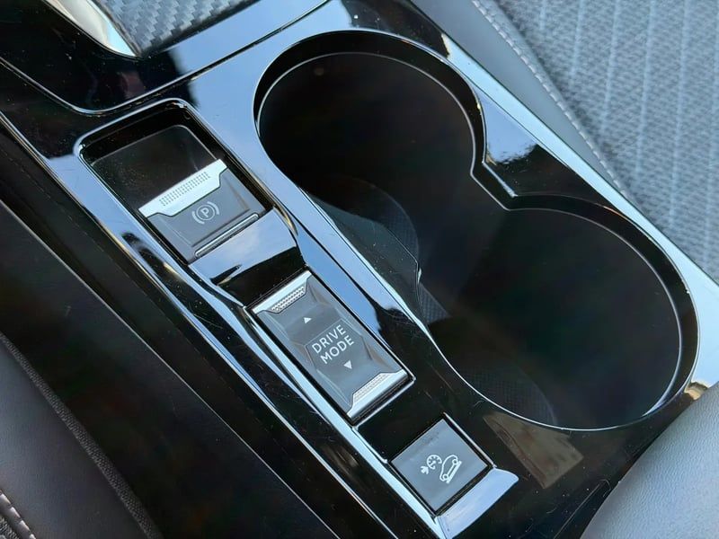 Photo de la voiture PEUGEOT 2008 PureTech 130 S&S EAT8 Allure