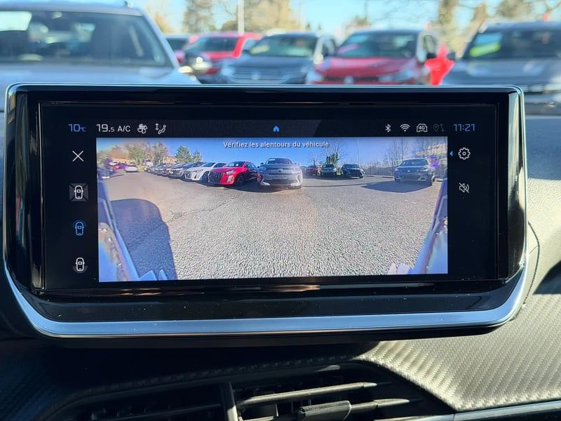 Photo de la voiture PEUGEOT 2008 PureTech 130 S&S EAT8 Allure