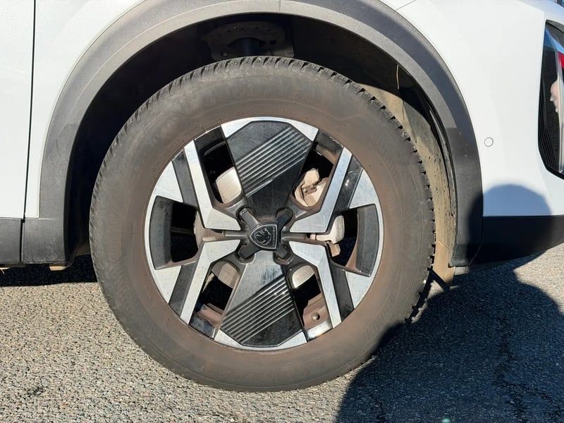 Photo de la voiture PEUGEOT 2008 PureTech 130 S&S EAT8 Allure