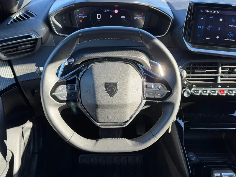 Photo de la voiture PEUGEOT 2008 PureTech 130 S&S EAT8 Allure