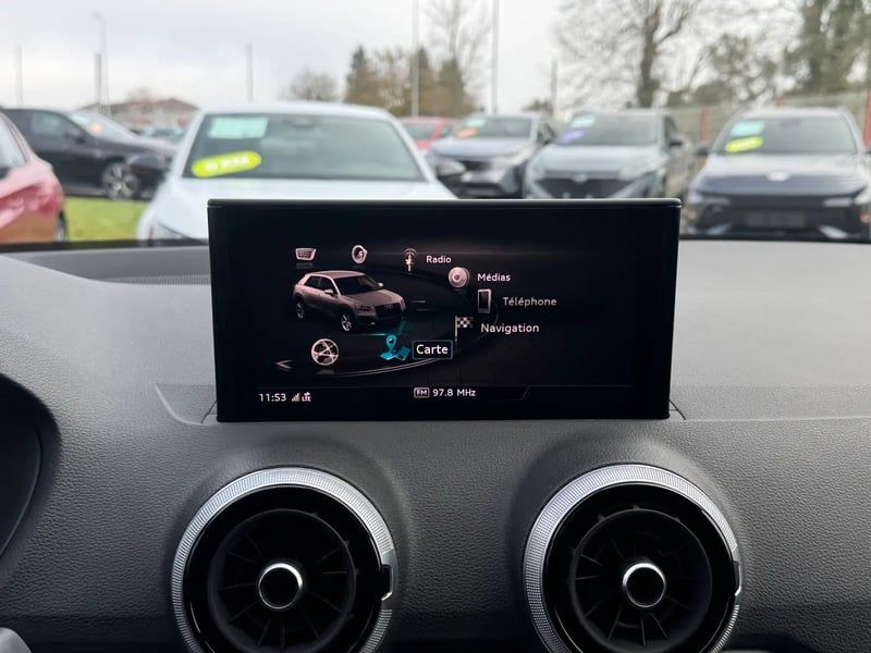 Photo de la voiture AUDI Q2 30 TFSI 110 BVM6 Business line