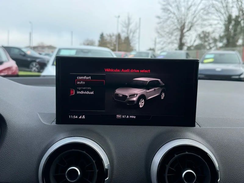 Photo de la voiture AUDI Q2 30 TFSI 110 BVM6 Business line