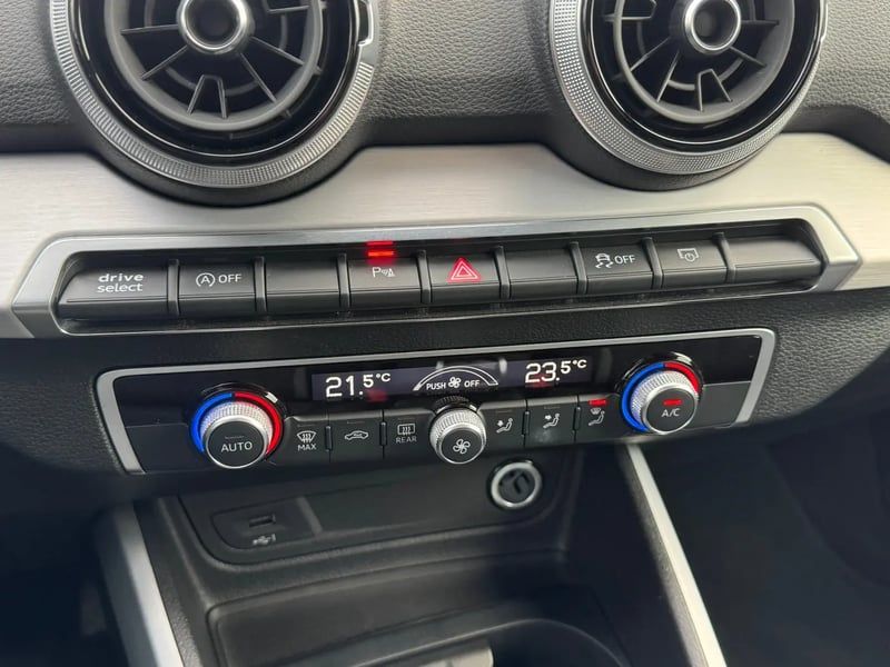 Photo de la voiture AUDI Q2 30 TFSI 110 BVM6 Business line