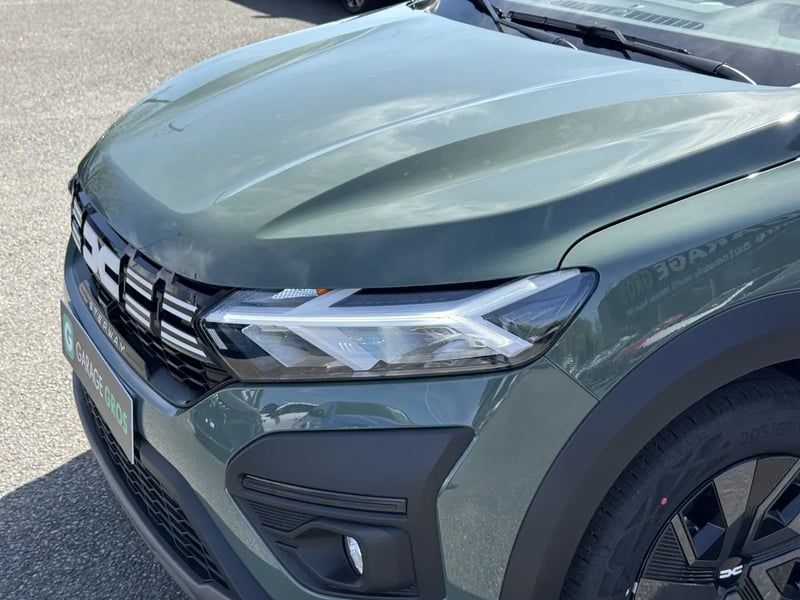 Photo de la voiture DACIA SANDERO ECO-G 100 GSR2 Stepway Expression