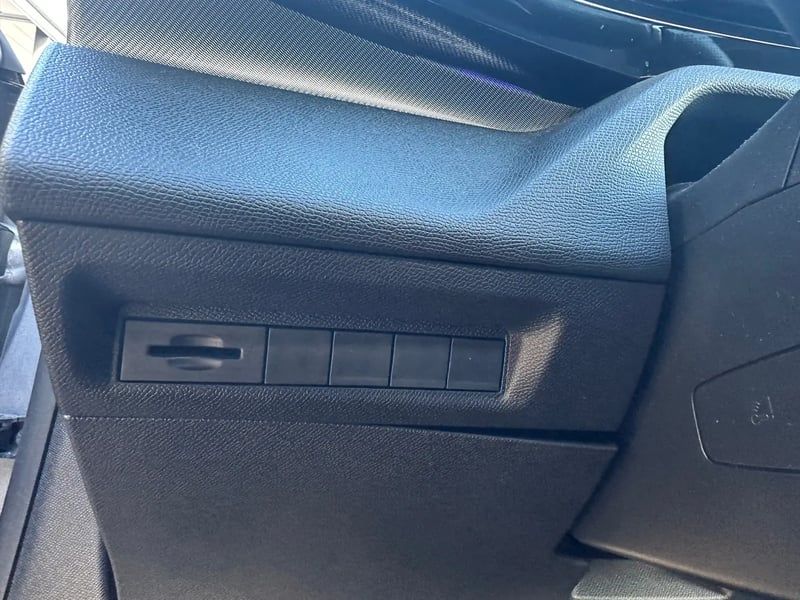 Photo de la voiture PEUGEOT 308 PureTech 130ch S&S EAT8 GT