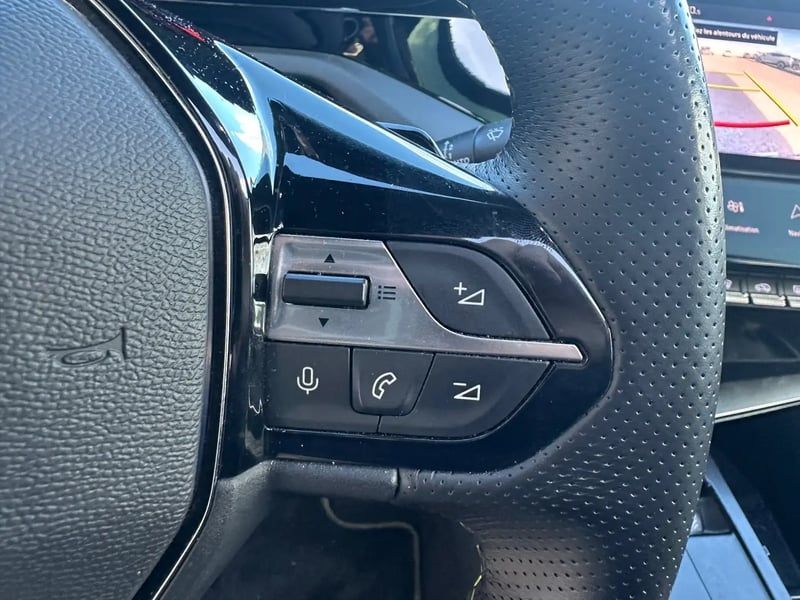 Photo de la voiture PEUGEOT 308 PureTech 130ch S&S EAT8 GT