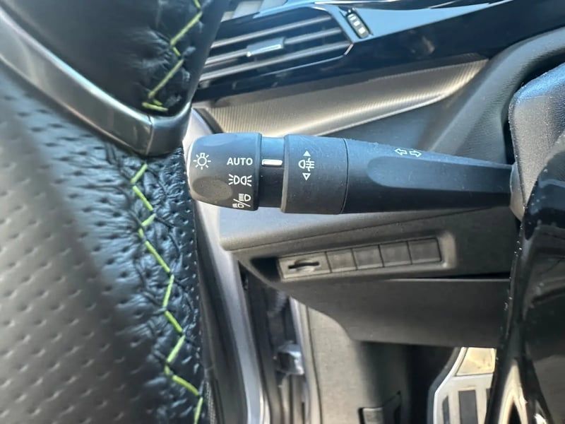 Photo de la voiture PEUGEOT 308 PureTech 130ch S&S EAT8 GT